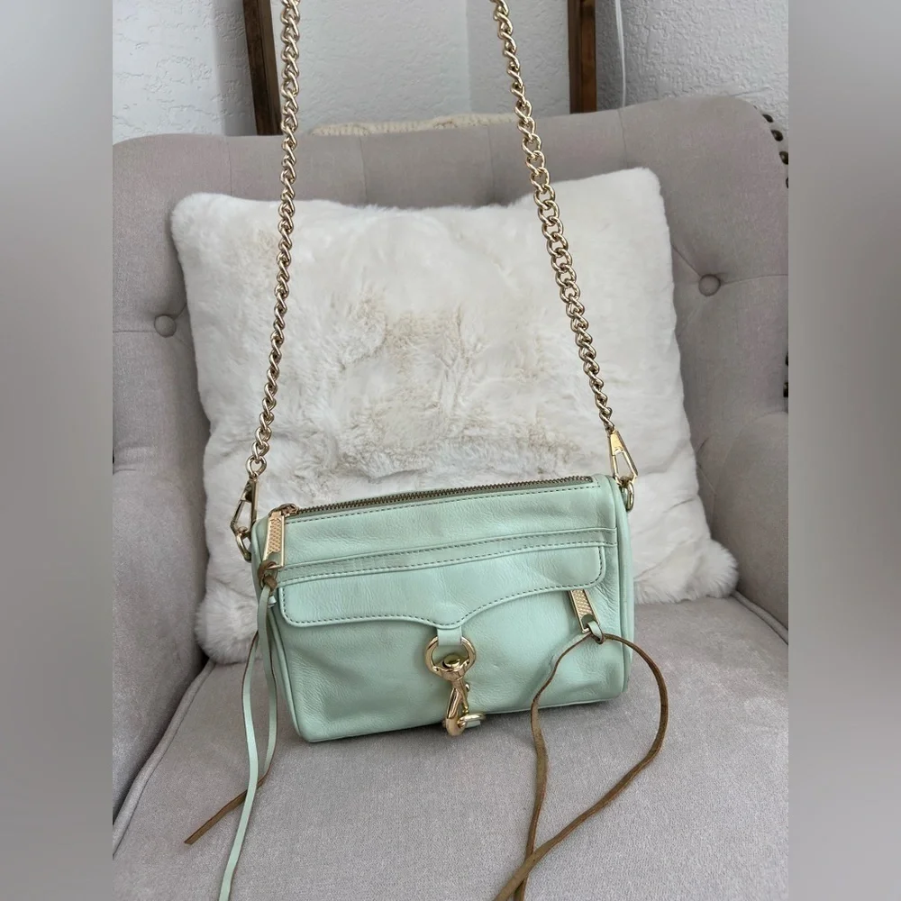 PRE-OWNED REBECCA MINKOFF LEATHER MINI MAC ALOE CLUTCH HANDBAG PURSE.
